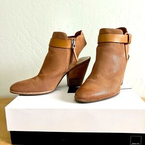 Dolce Vita Taupe Nubuck Booties Size 9.5